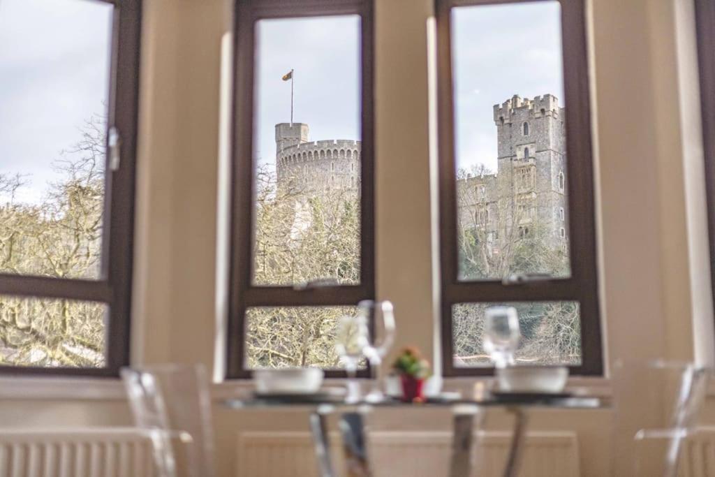 Hidden Gem With Castle Views & Parking Appartement Windsor