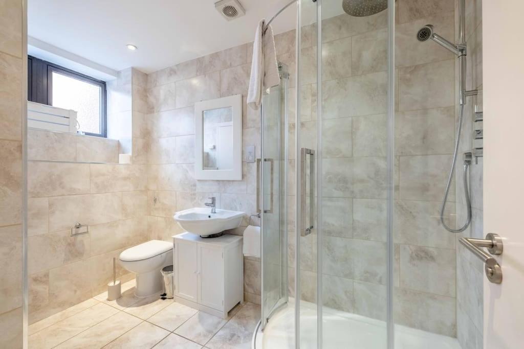 Appartement Hidden Gem With Castle Views & Parking Windsor